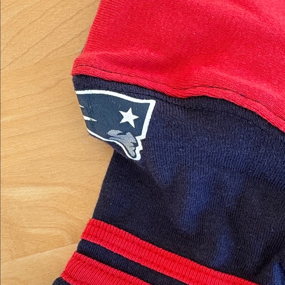 NE Patriots Onesie - Picture 4 of 5